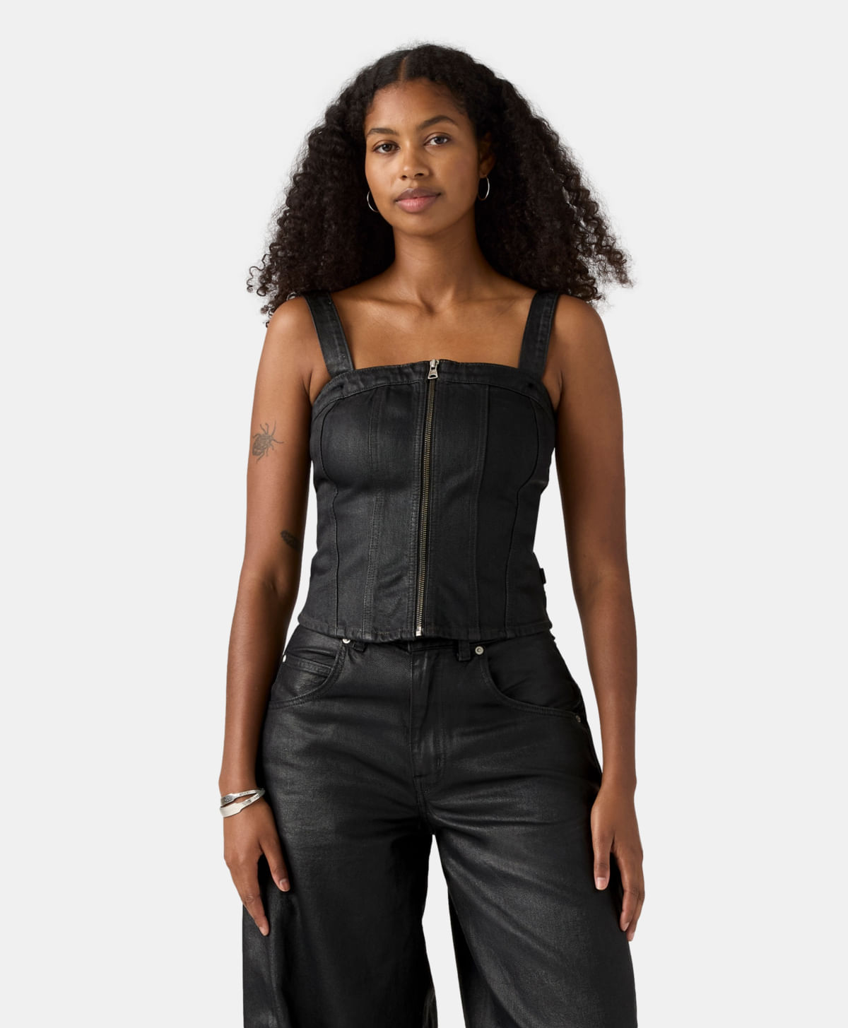 Blusa Sculpted Levi's® — Negro · 001W4-0004
